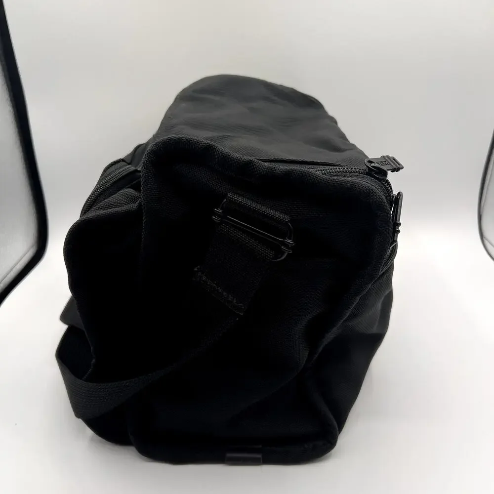 Tumi item gently